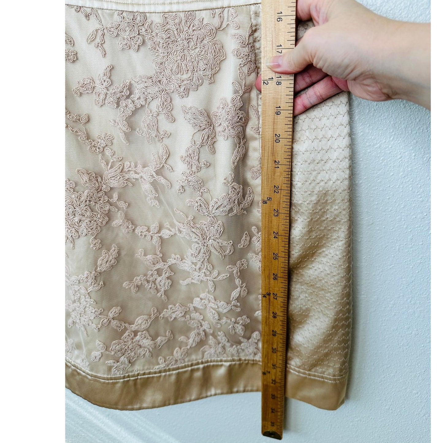 BCBGMAXAZRIA Tan Satin & Floral Lace Round Neck Mini Dress 6