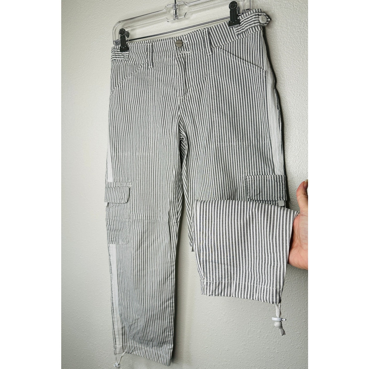 Sanctuary White & Gray Striped Cropped Utility Trouser Pant Cinched Ankle 27