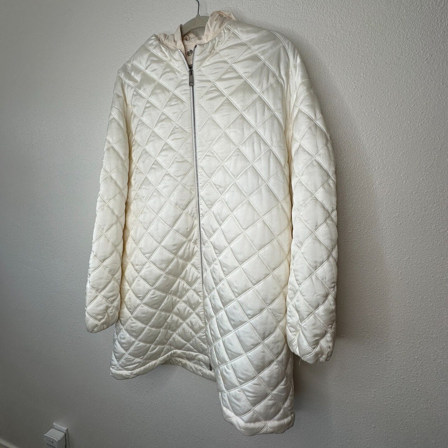 Jil Sander Eggshell Cream Goldfish Long Line Quilted Front Zip Hooded Jacket 36