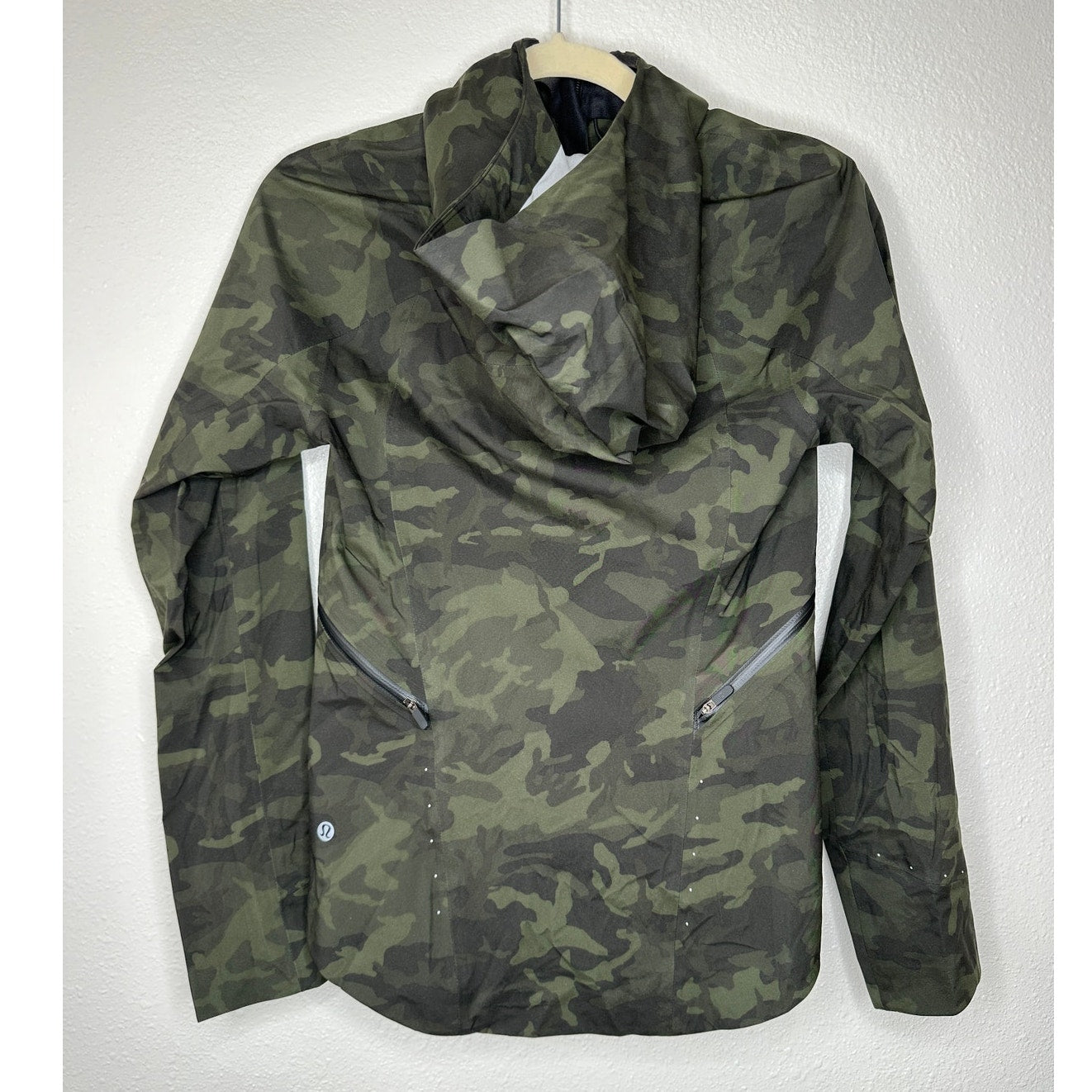 Lululemon Olive Green & Black Camo Print Front Zip Hooded Jacket 2