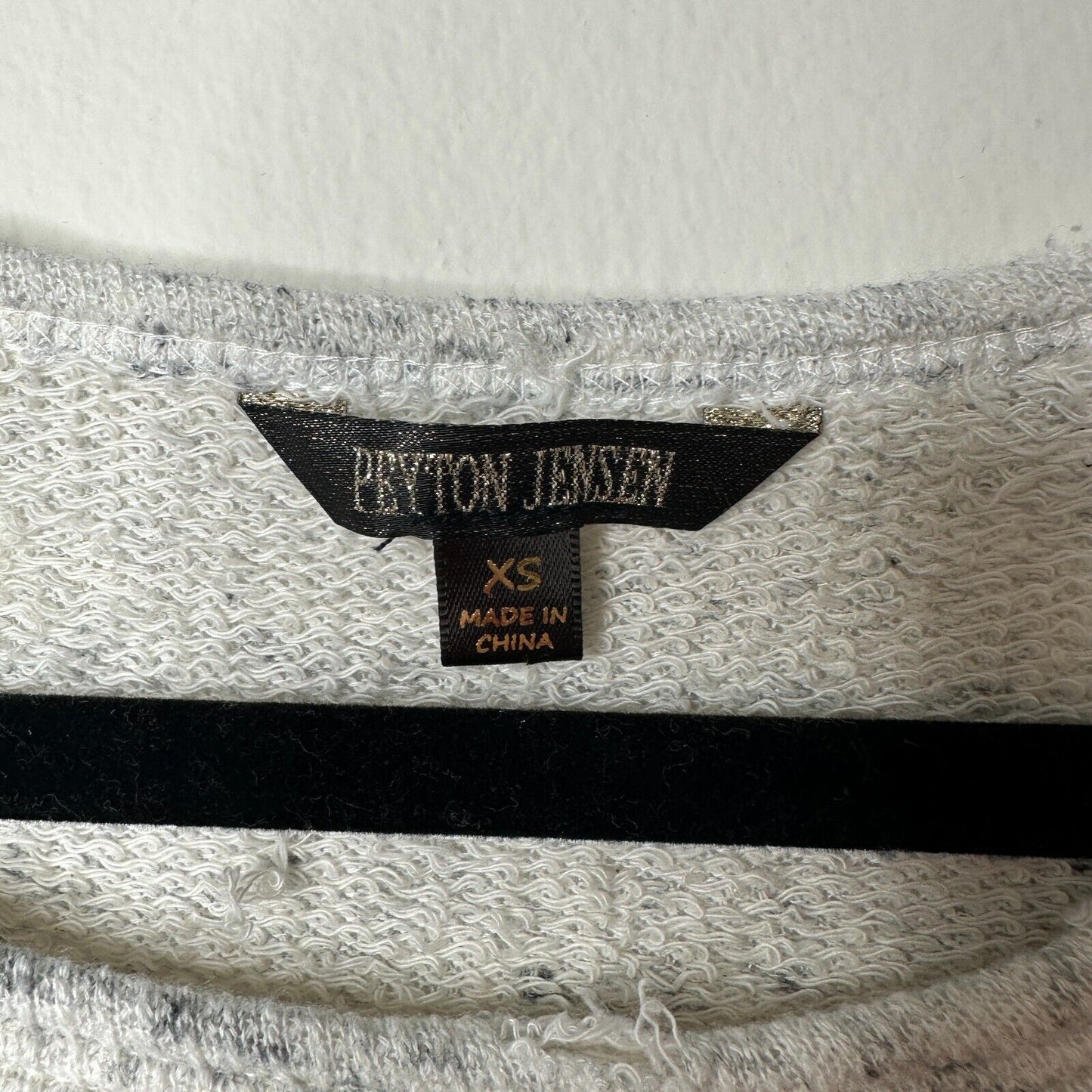 Peyton Jensen White-Gray Heathered Embroidered Rose Shoulder Sweater XS