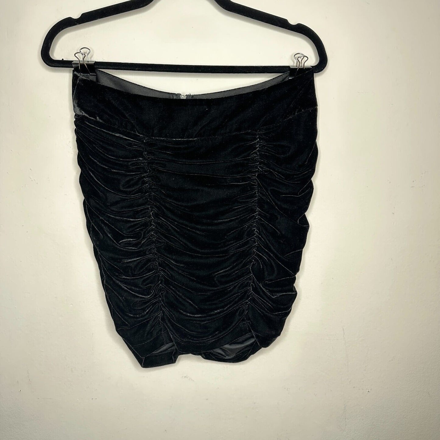 Solid Jet Black Sexy Ruched Velvet Mini Skirt Zip Back Stretch Medium