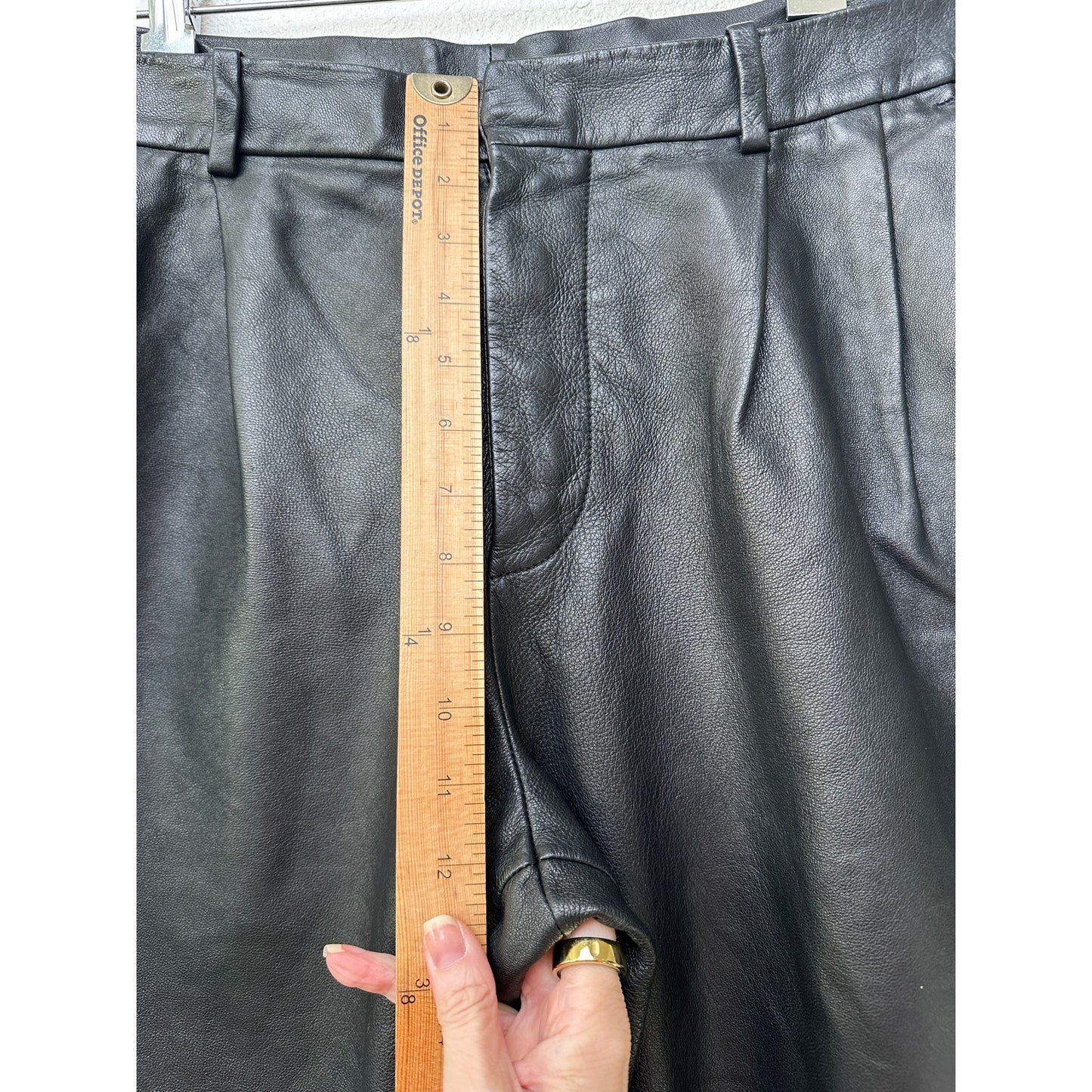 Alexander McQueen Black Leather Pleated Pants Men's US 32