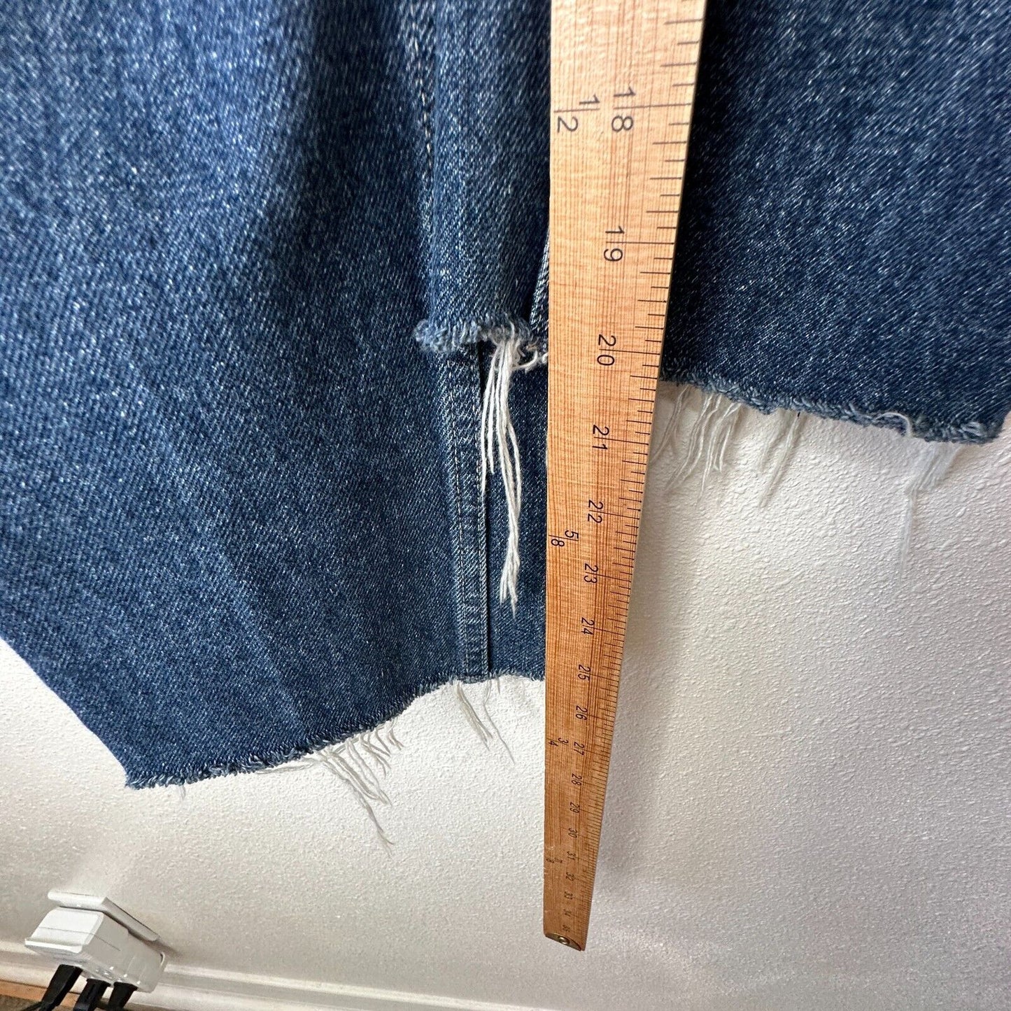 Guess Dark Blue Wash Distressed Slim Leg Raw Hem Denim Jeans 28