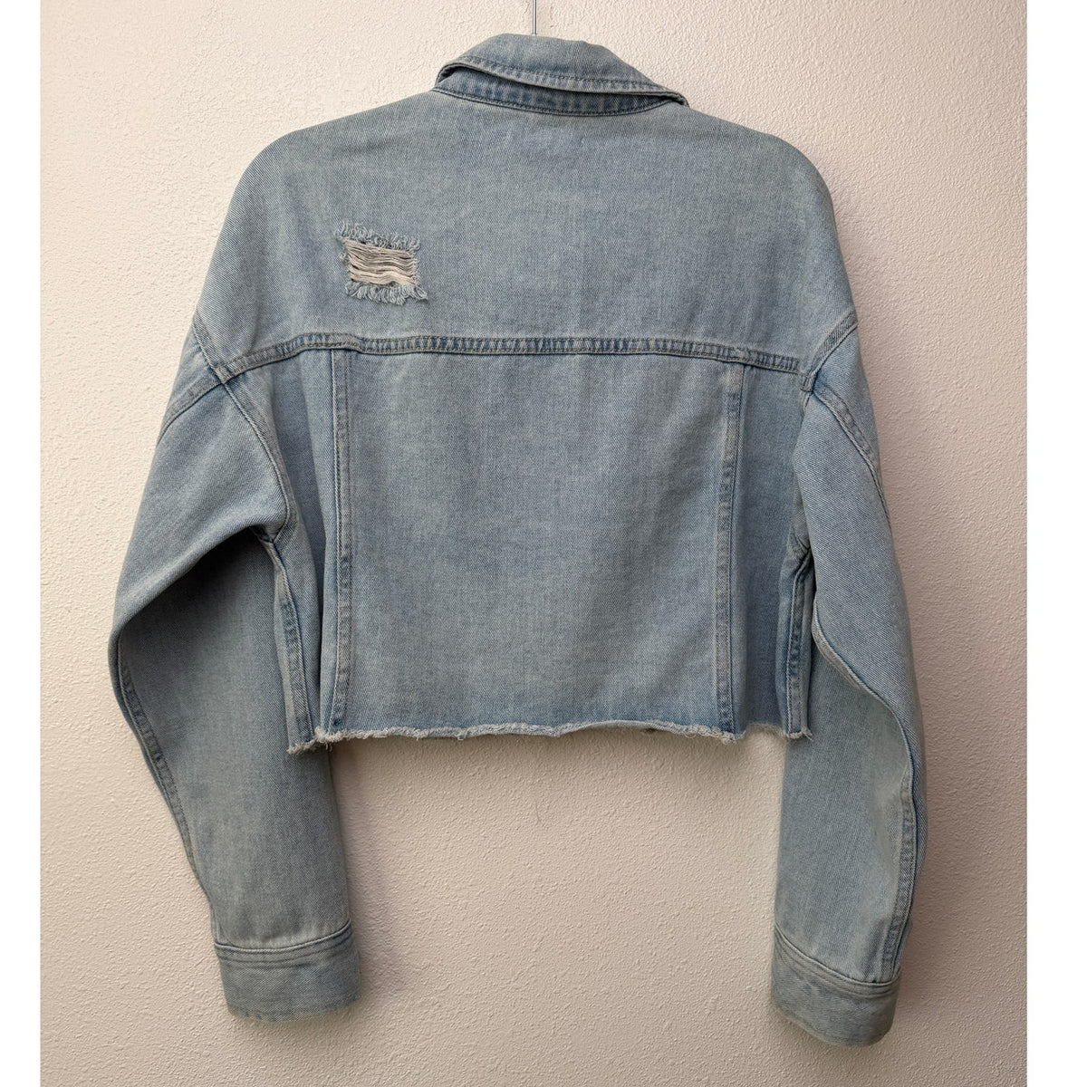 PacSun Distressed Cropped Denim Jacket Light Wash Raw Hem US M/L