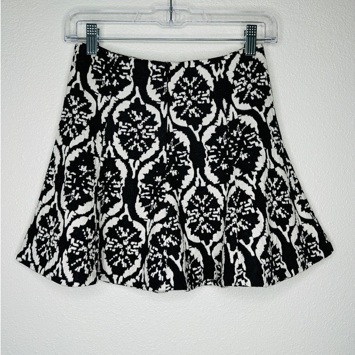 Lovers + Friends Tatum Black & White Jacquard Mini Skirt XS