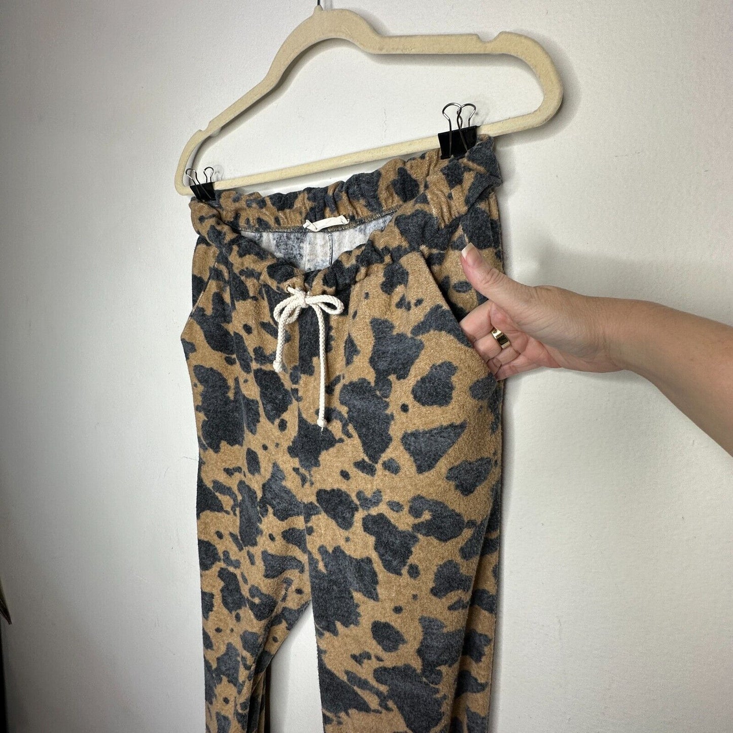 Entro Muted Tan and Black Cheetah Print Drawstring Jogger Pants With Pockets L