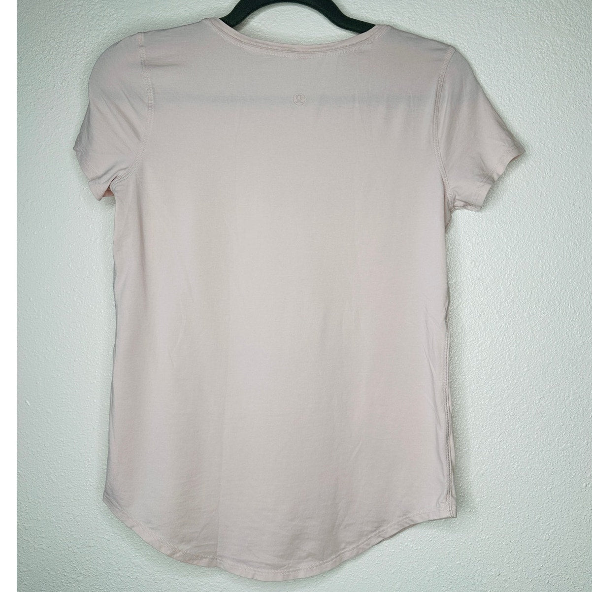 Lululemon Pale Pink Short Sleeve Round Neck Curved Hem Tee Shirt 6