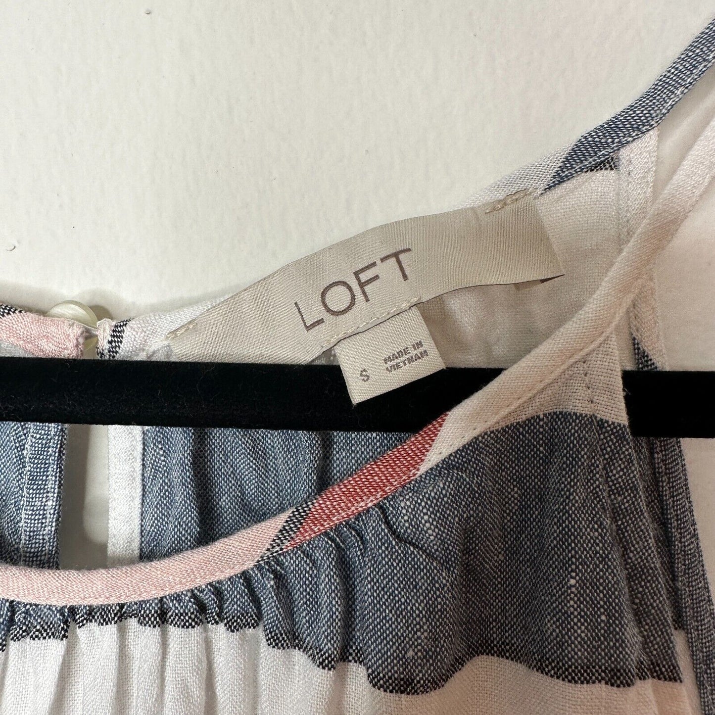 Loft Gray White Pink Stripe Linen Blend Halter Neck Sleeveless Blouse Keyhole SM