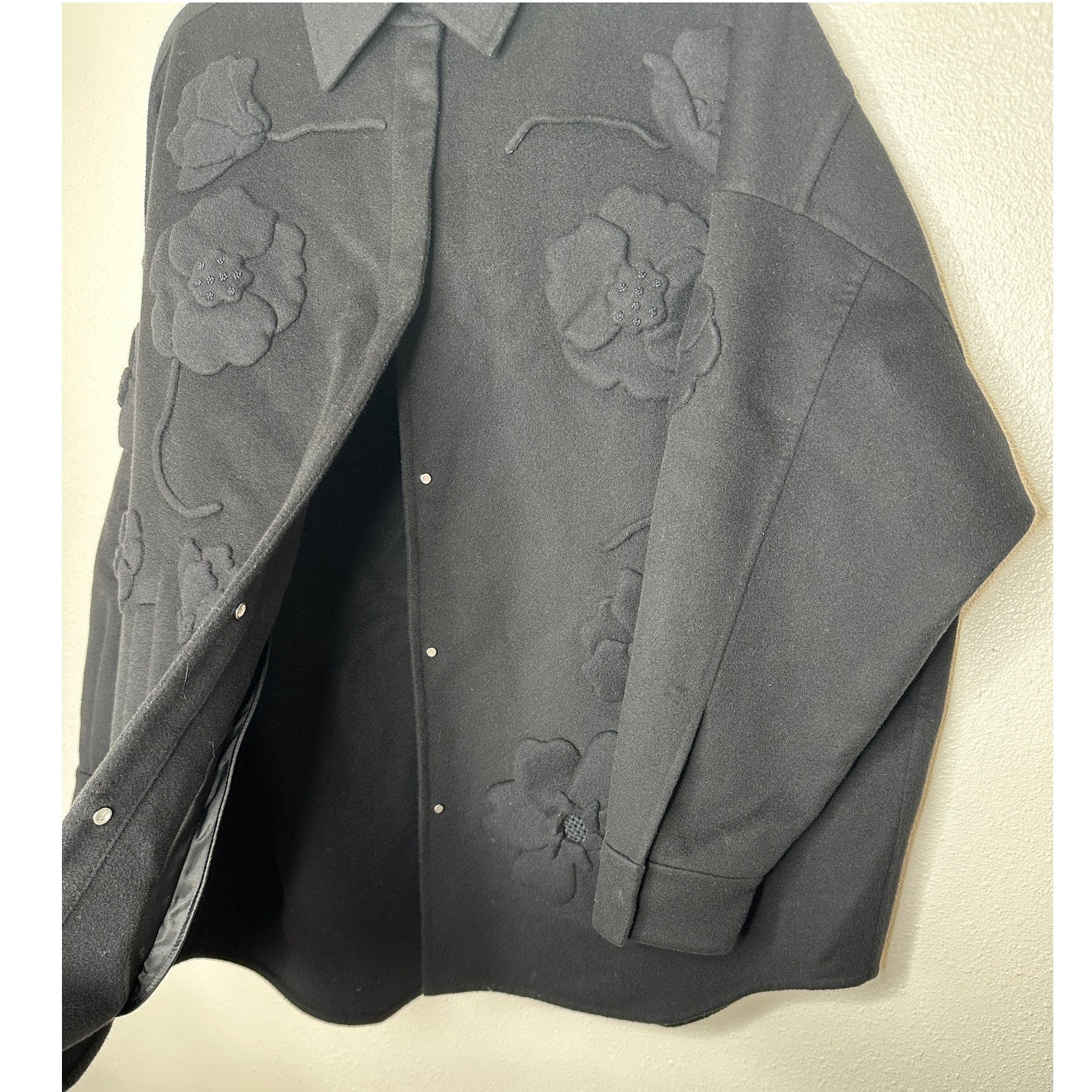 Valentino Garavani Black Wool-Cashmere Floral Applique Jacket