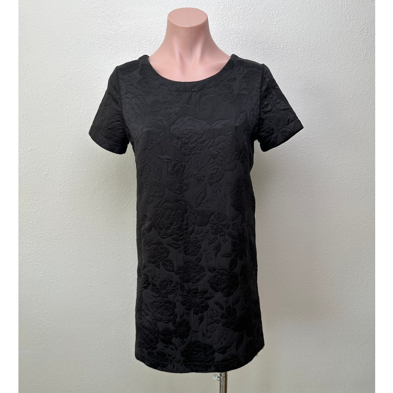 Silence and Noise Women’s Black Floral Jacquard Mini Dress US S Short Sleeve