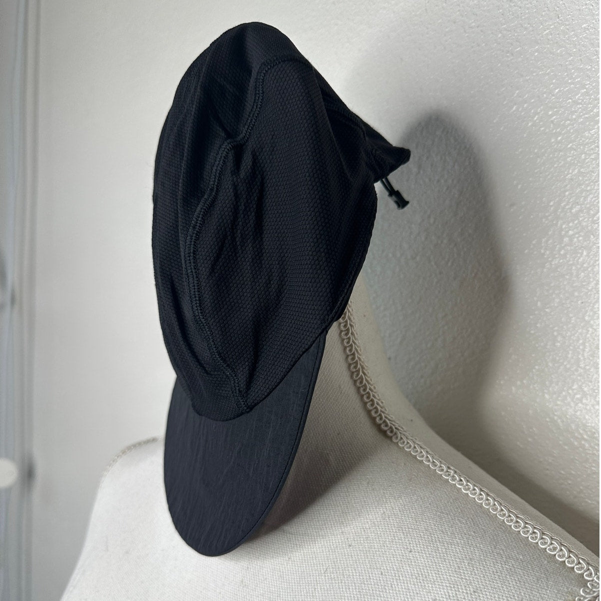 Lululemon Black Adjustable Runners Hat