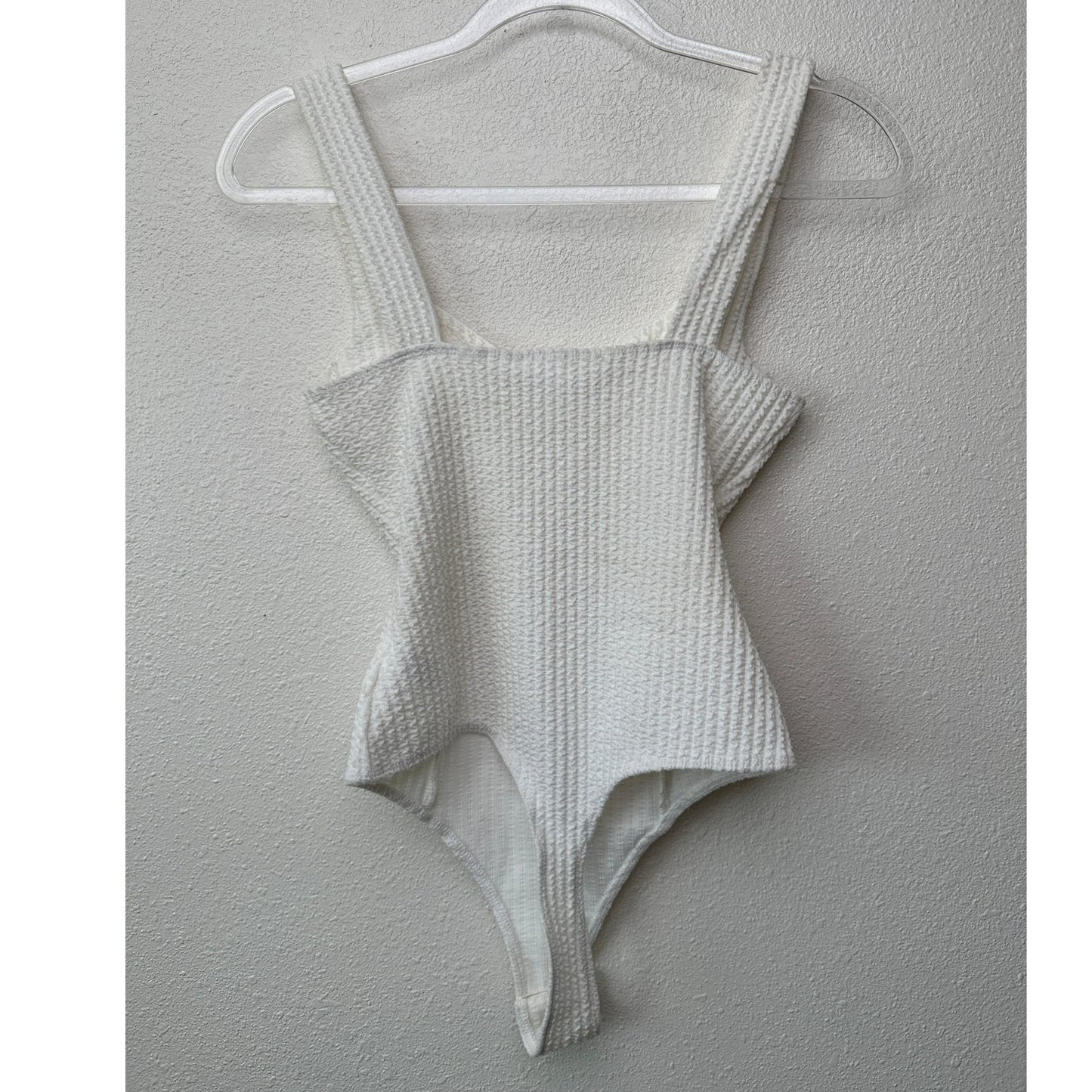 ASTR The Label Off White Textured Seersucker Bodysuit XS