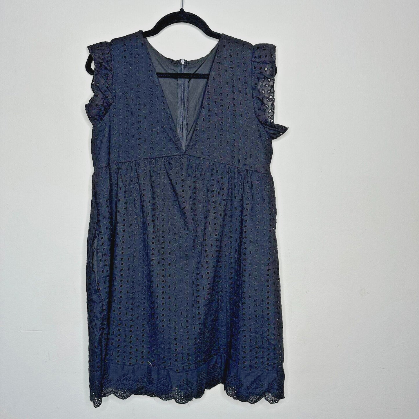 Black Eyelet Lace Ruffle Deep VNeck Zip Sleeveless Romper Mini Empire Waist Med