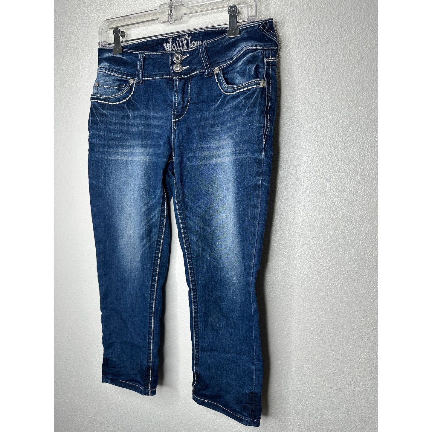 Wallflower Dark Blue Wash Low Rise Whiskered Embroidered Crop Jean 28