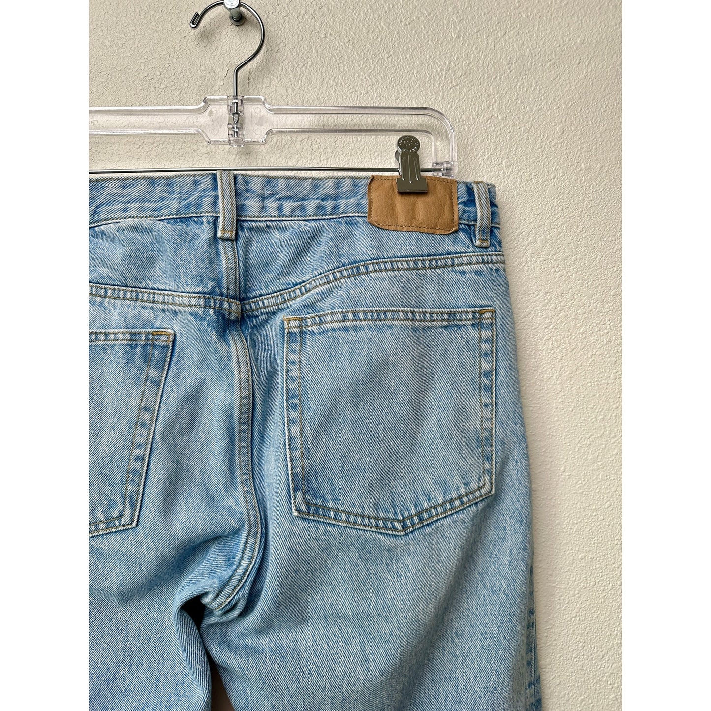 Zara Light Medium Wash Jeans US 32 Button Fly Straight Leg