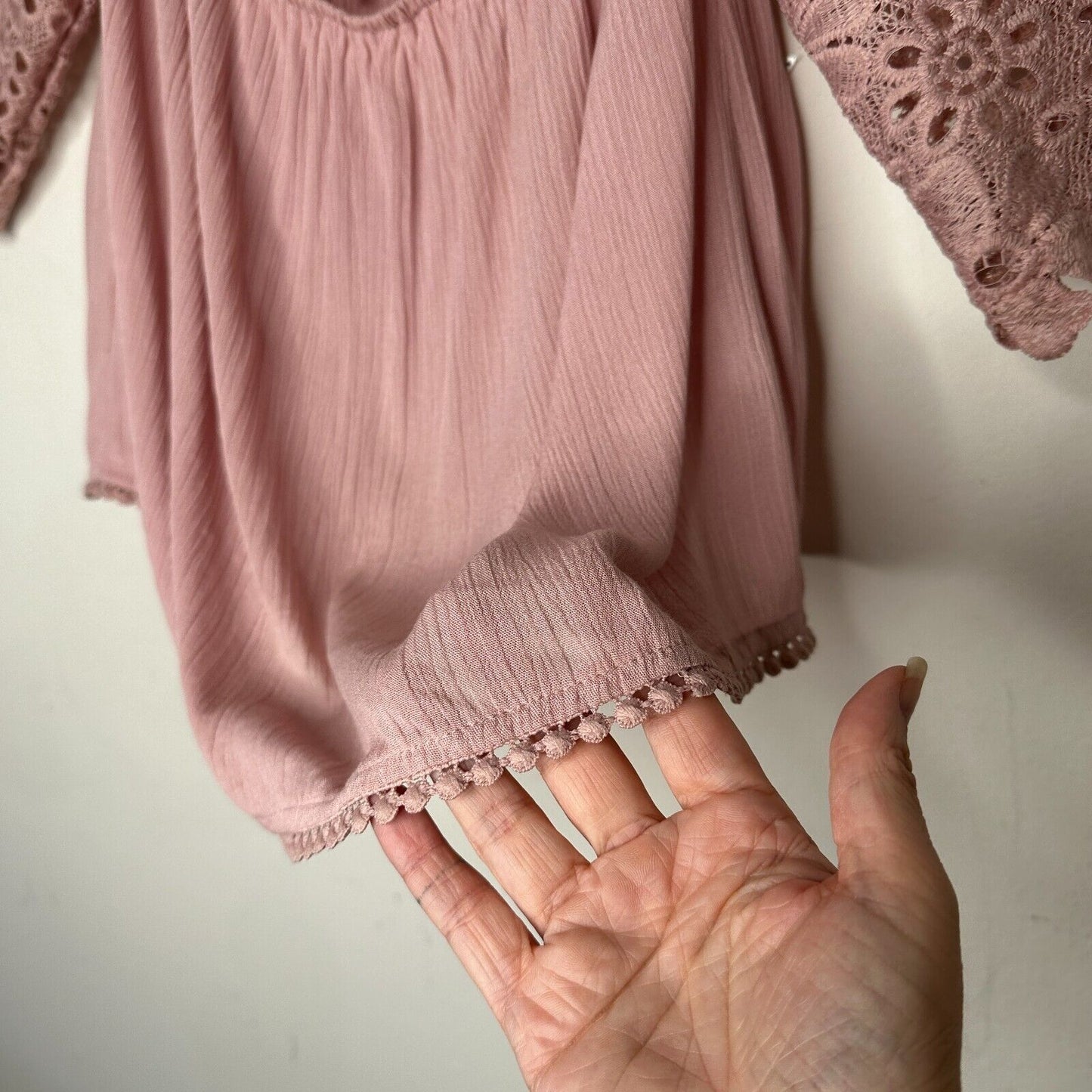 Charlotte Russe Dusty Pink Off Shoulder Eyelet Short Sleeve CropTop Blouse Small