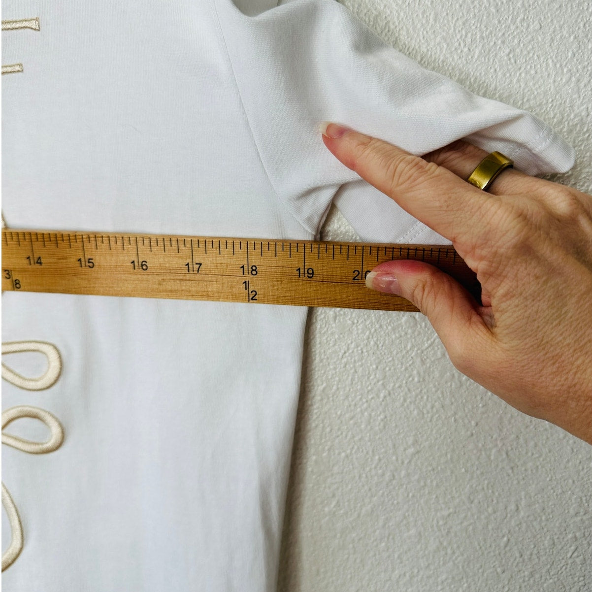 Loewe White Short Sleeve Cream Embroidered Logo Graphic Tee S
