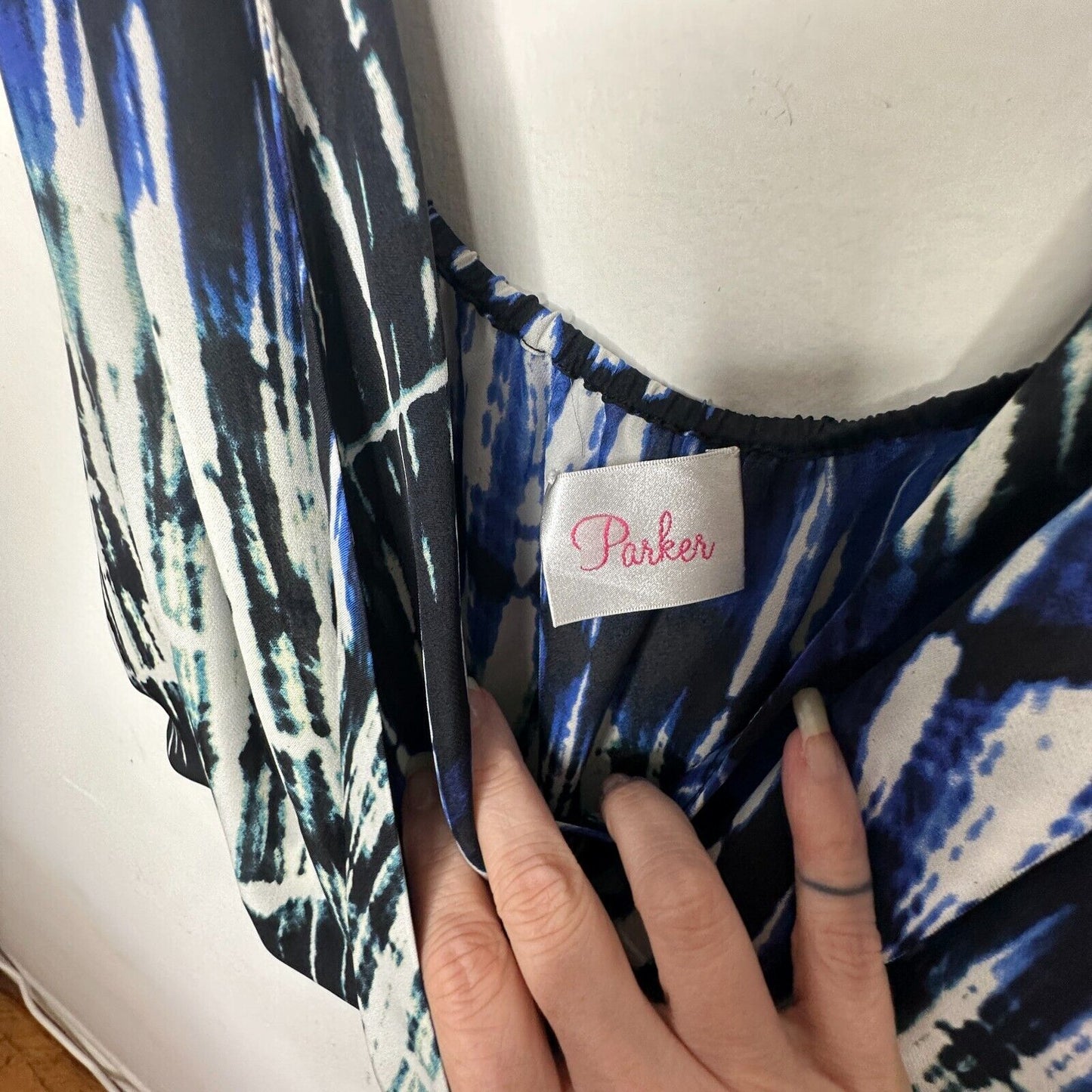 Parker Blue White Black Wales Tie Dye 100% Silk Wrap Halter Top Button VNeck L