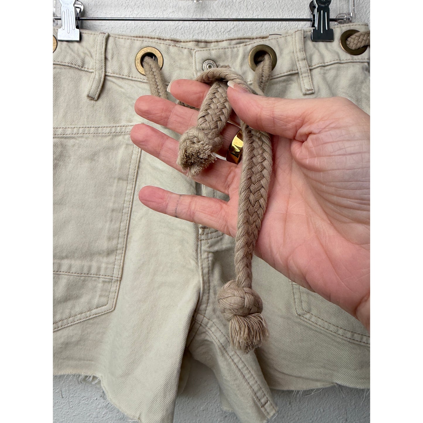 NWT We The Free Moxie Shorts Ivory Rope Belt Raw Hem Eyelet Size 26