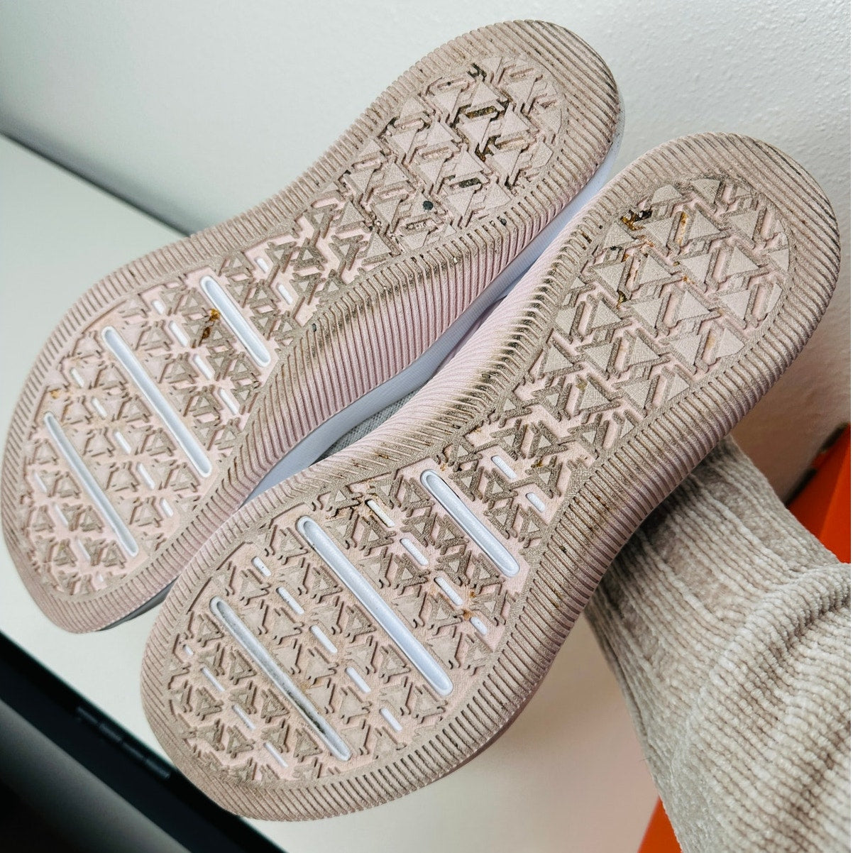 Nike MC Trainer Platinum Metallic Silver & Pink Training Sneakers 8.5