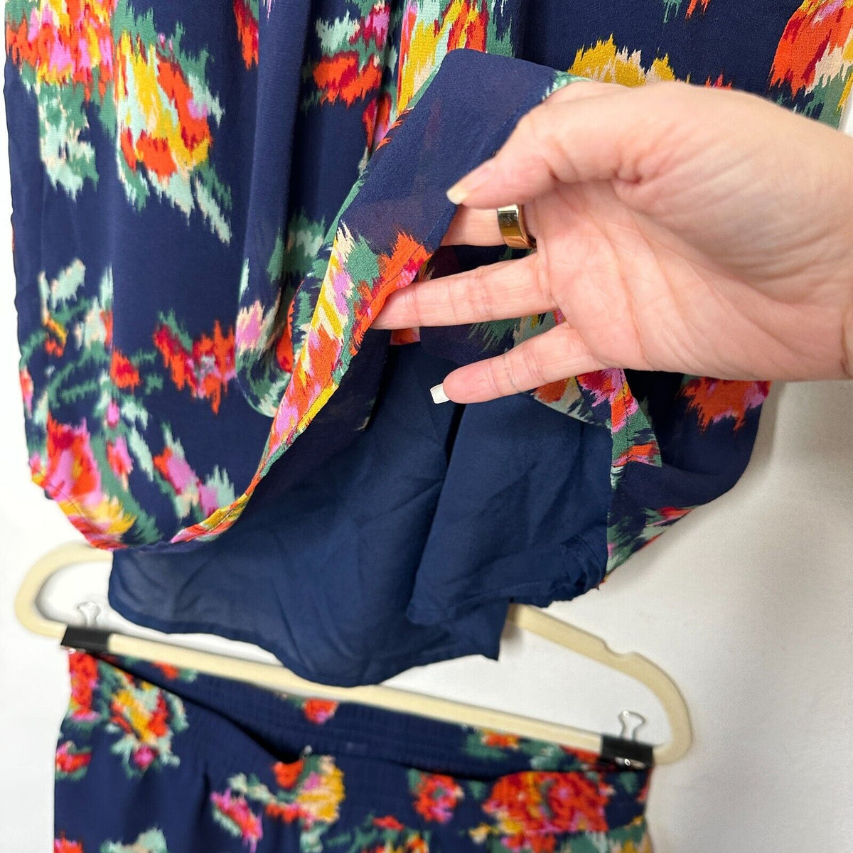 Joie Navy Anatase 2pc SET Floral Print Silk Top ( S ) Lanina Floral Short ( M )