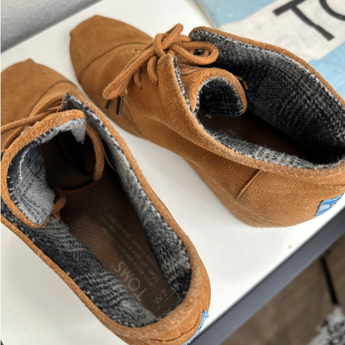 Toms Rust Brown Suede Camel Desert Pleated Toe Wedge Tie Booties 7