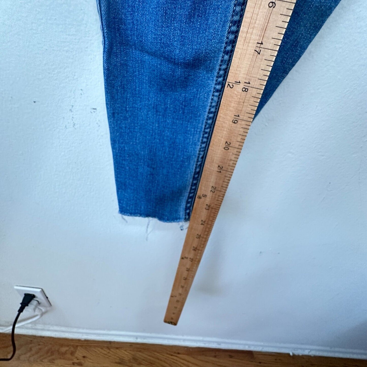 Hollister Medium Wash Crop Patch Pocket Hi-Rise Denim Skinny Jean Raw Hem 23 00