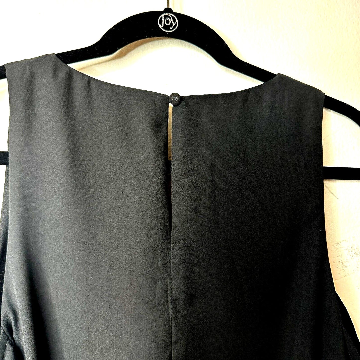 Tobi Black Cold Shoulder Long Sleeve Flowy V-Neck Keyhole Back Blouse M