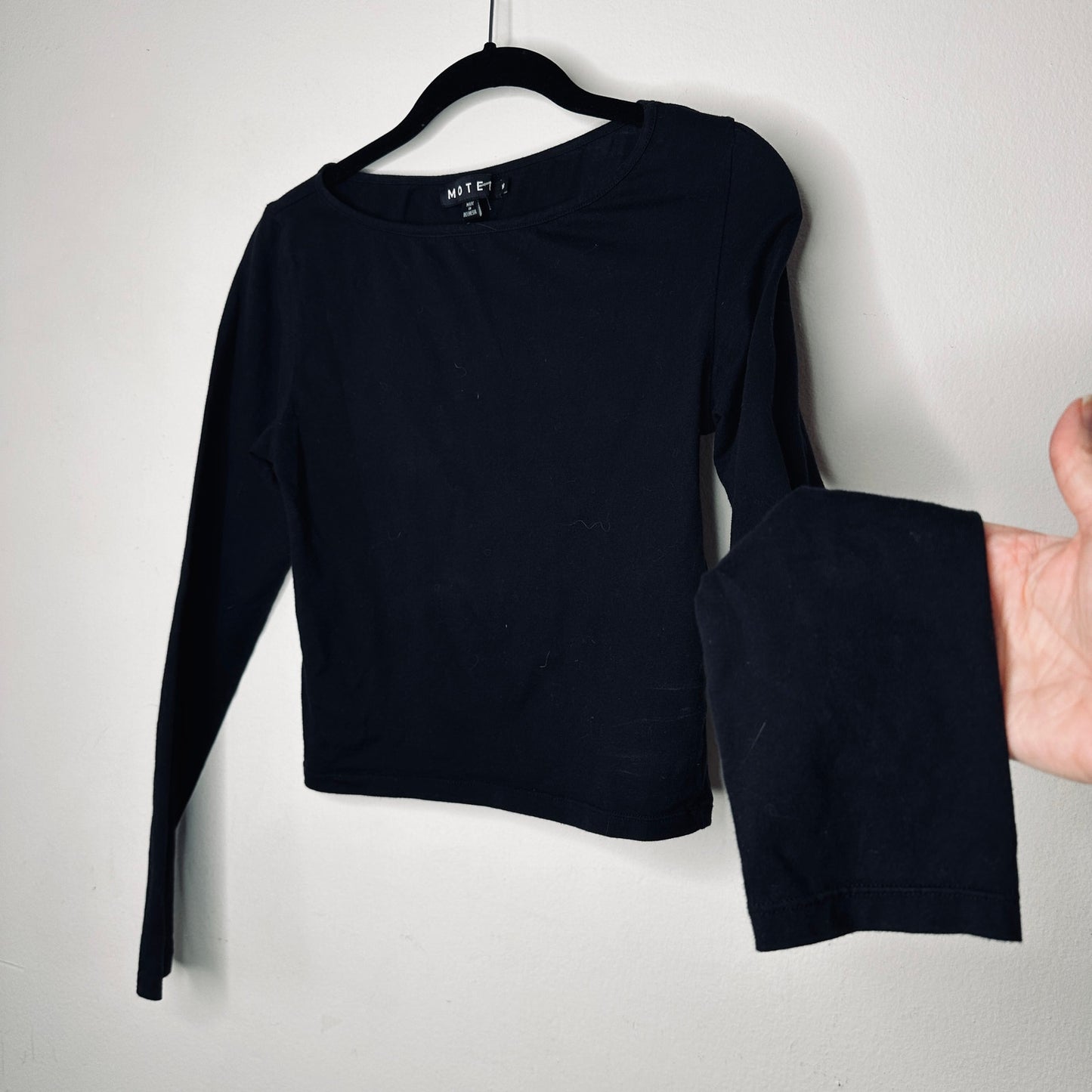 Motel Black Long Sleeve Round Neck Top