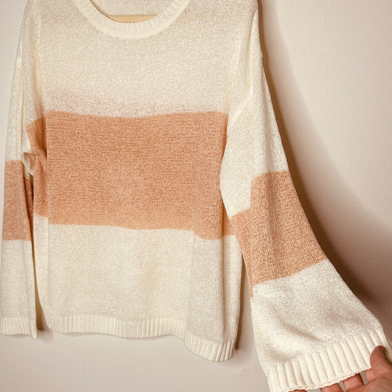 Newbury Kustom Long Sleeve Peach and Cream Color Block Round Neck Sweater M