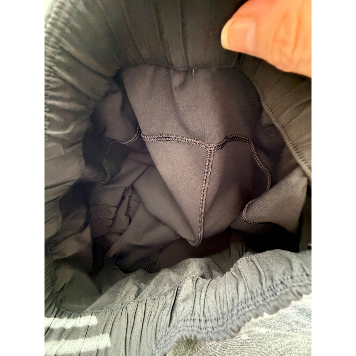 Lululemon On The Fly Jogger Black Drawstring Cuffed Pants Size 2