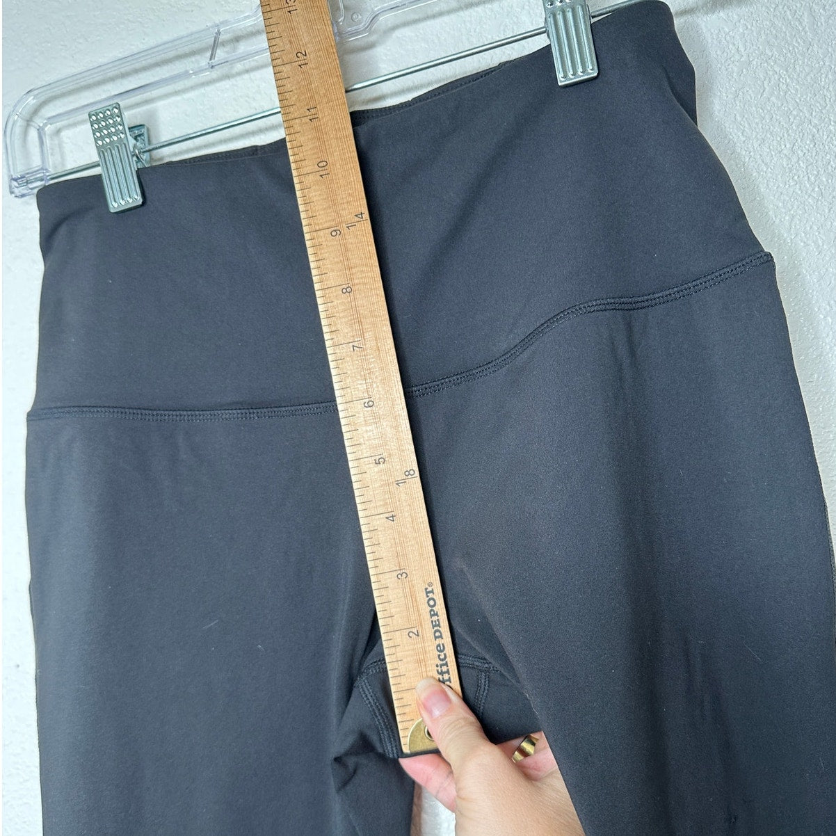 NWT YogiPace Black Wide Waistband Cropped Wide Leg Yoga Pant Small