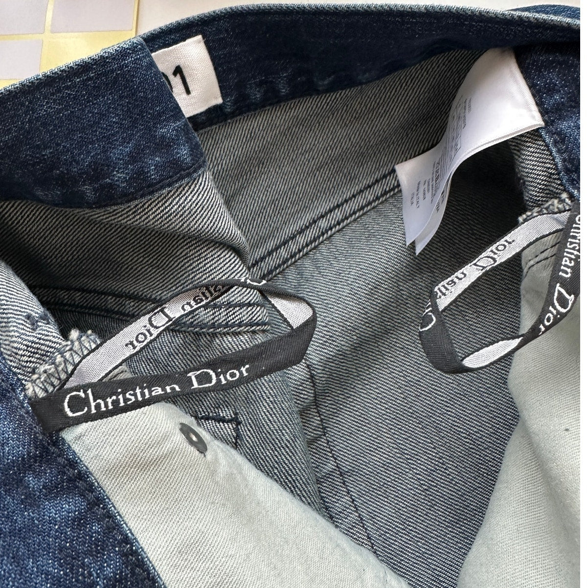 NWOT Christian Dior 01 Medium Wash Button Front Boyfriend Jeans 10