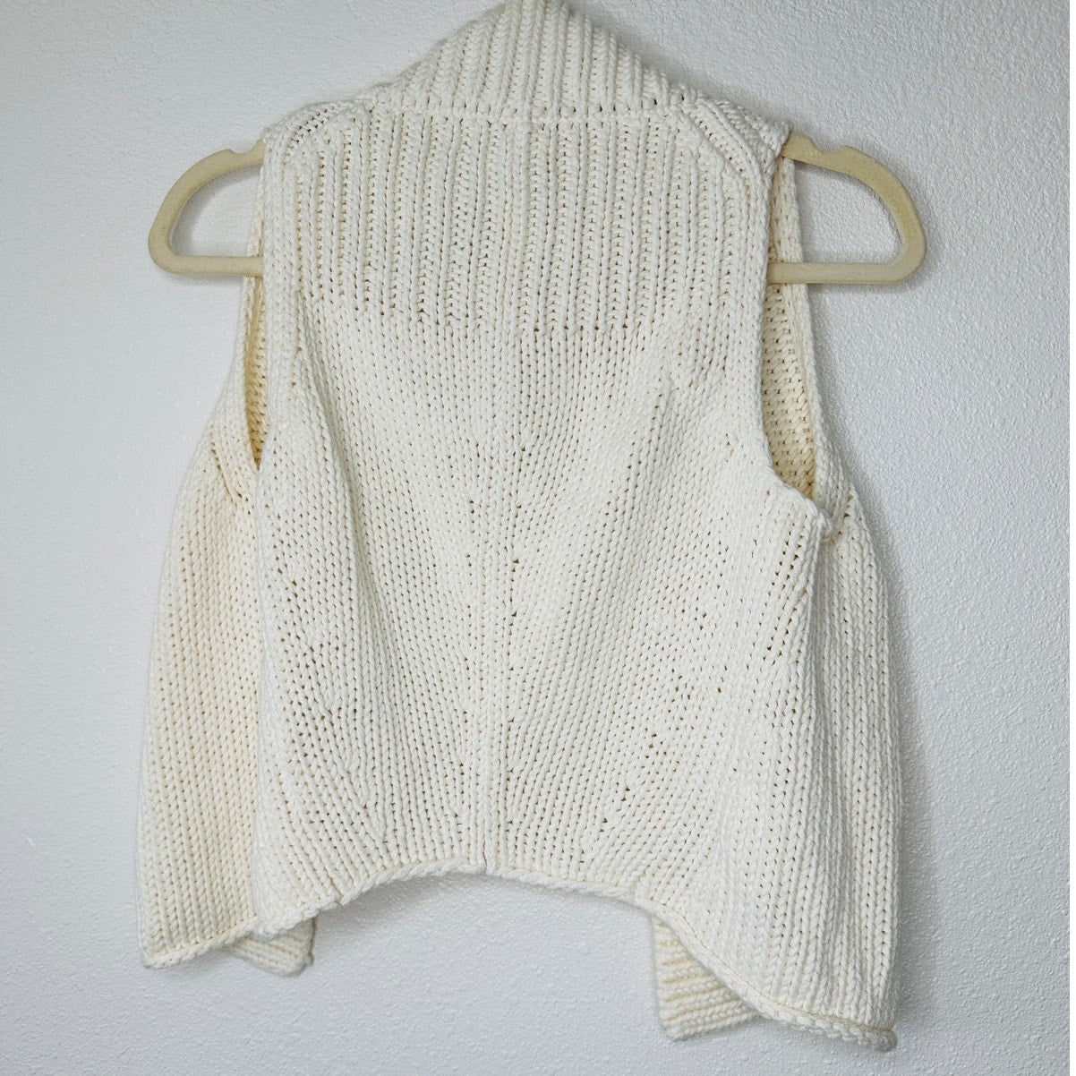 Theory Ivory Cream Chunky Knit Cropped Sweater Vest Small