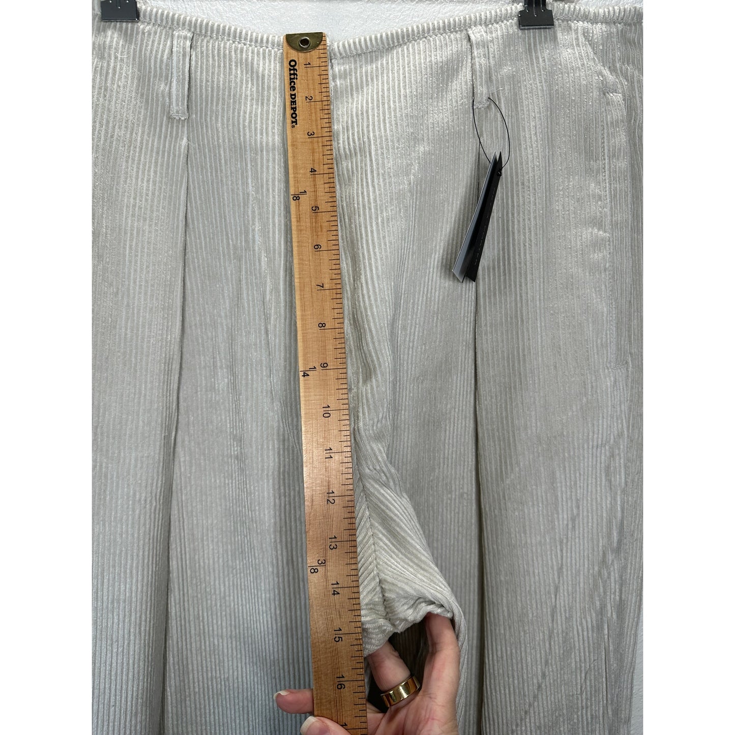 NWT Brunello Cucinelli Oversize Sand Beige Front Pleat Wide Leg Corduroy Pant 12