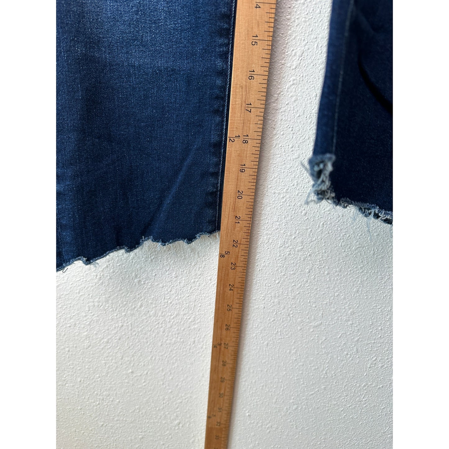 AG Prima Jeans Medium Dark Wash Womens US 28 Cigarette