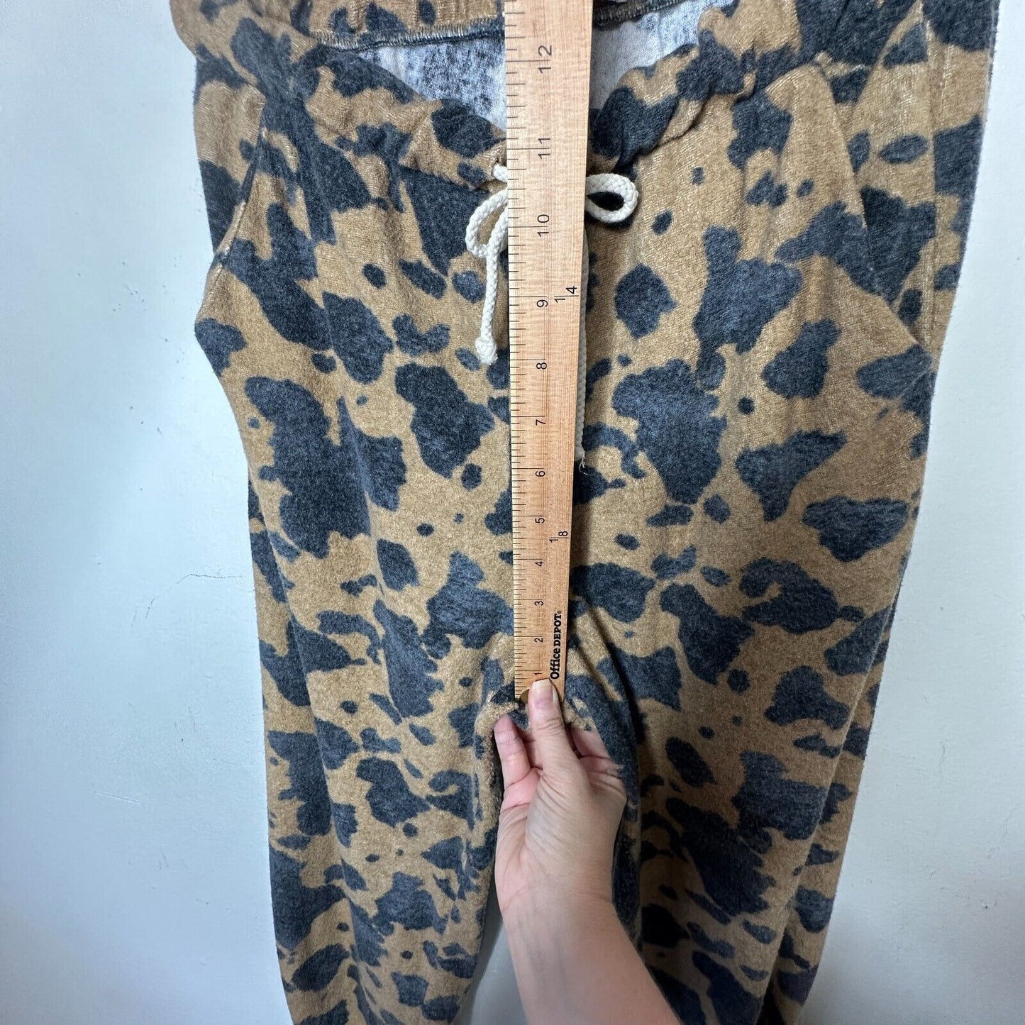 Entro Muted Tan and Black Cheetah Print Drawstring Jogger Pants With Pockets L