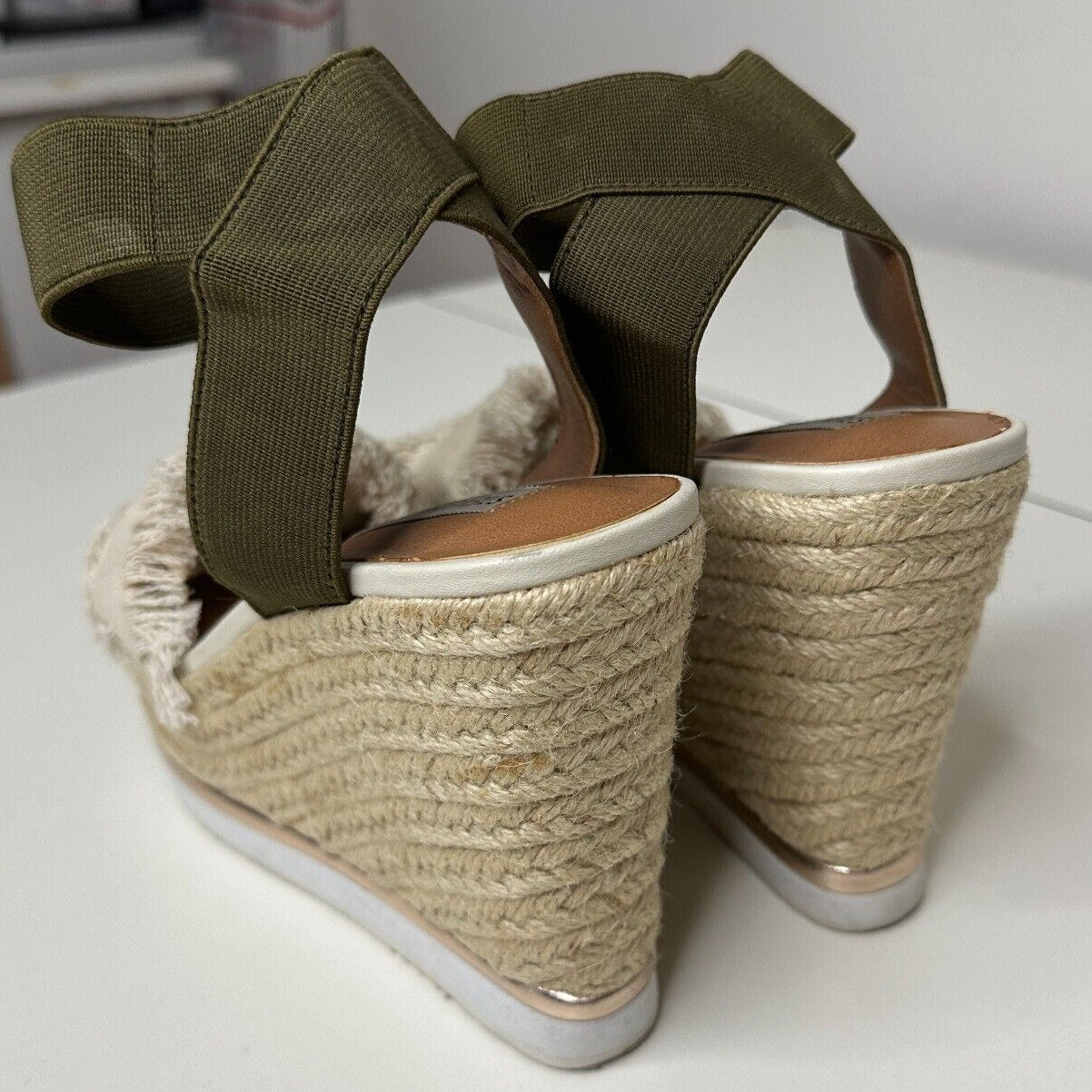 Steve Madden Venus Wedge Beige Fringed Canvas Green Ankle Espadrille Wedges 5.5