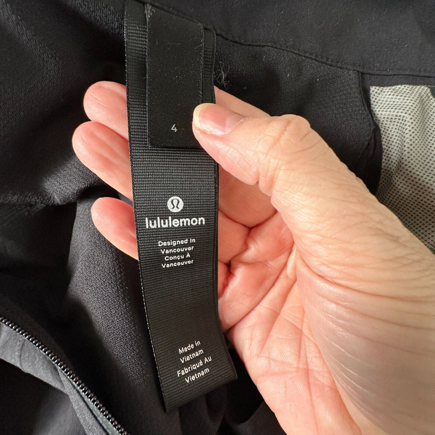 RARE Lululemon Black 2017 Whistler Ambassador Summit Jacket Front Zip Hooded 4