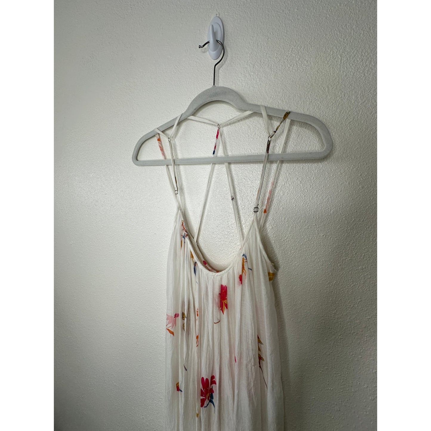 Lovestitch White Mimi Floral Print Sleeveless Scoop Neck Cross-Back Maxi Dress