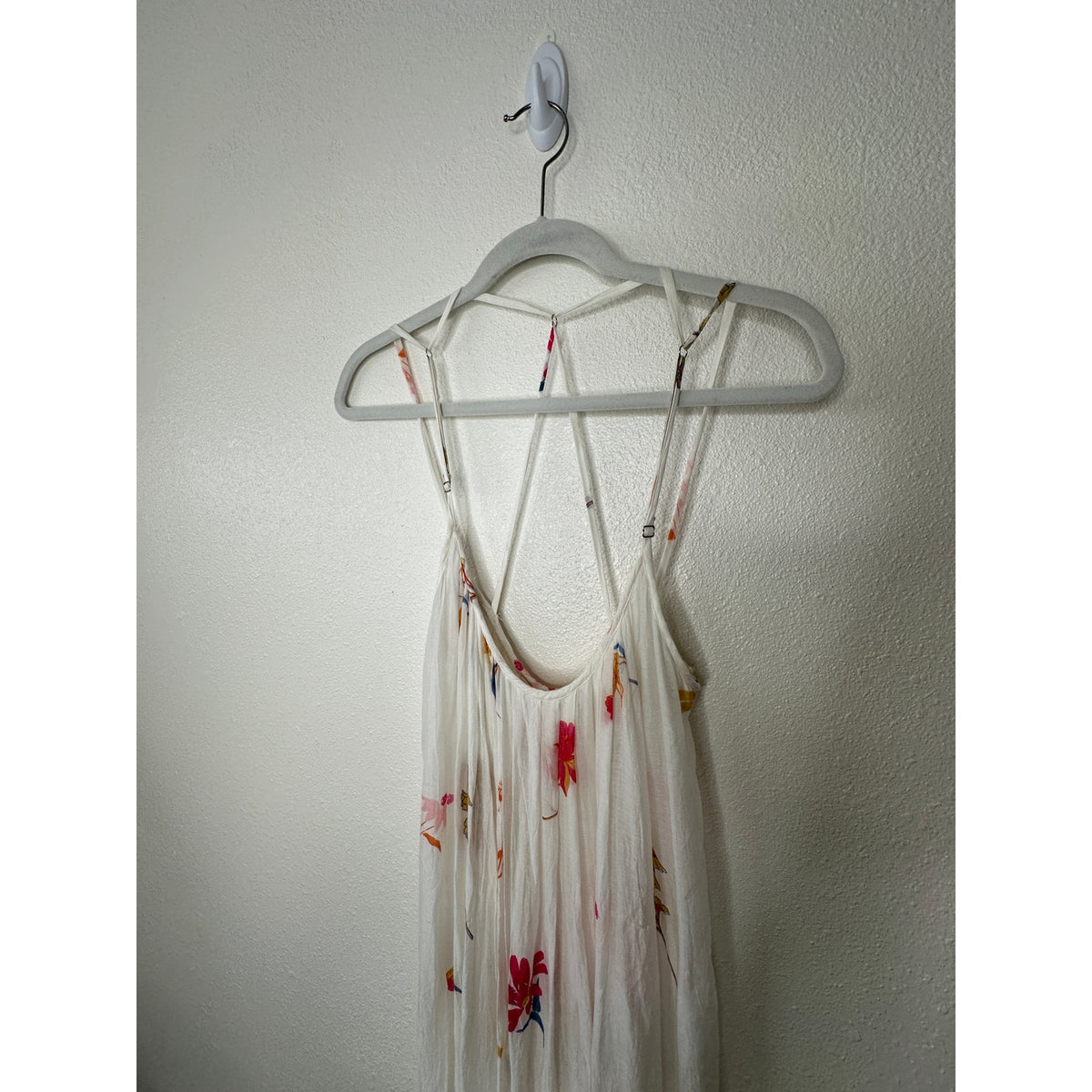 Lovestitch White Mimi Floral Print Sleeveless Scoop Neck Cross-Back Maxi Dress