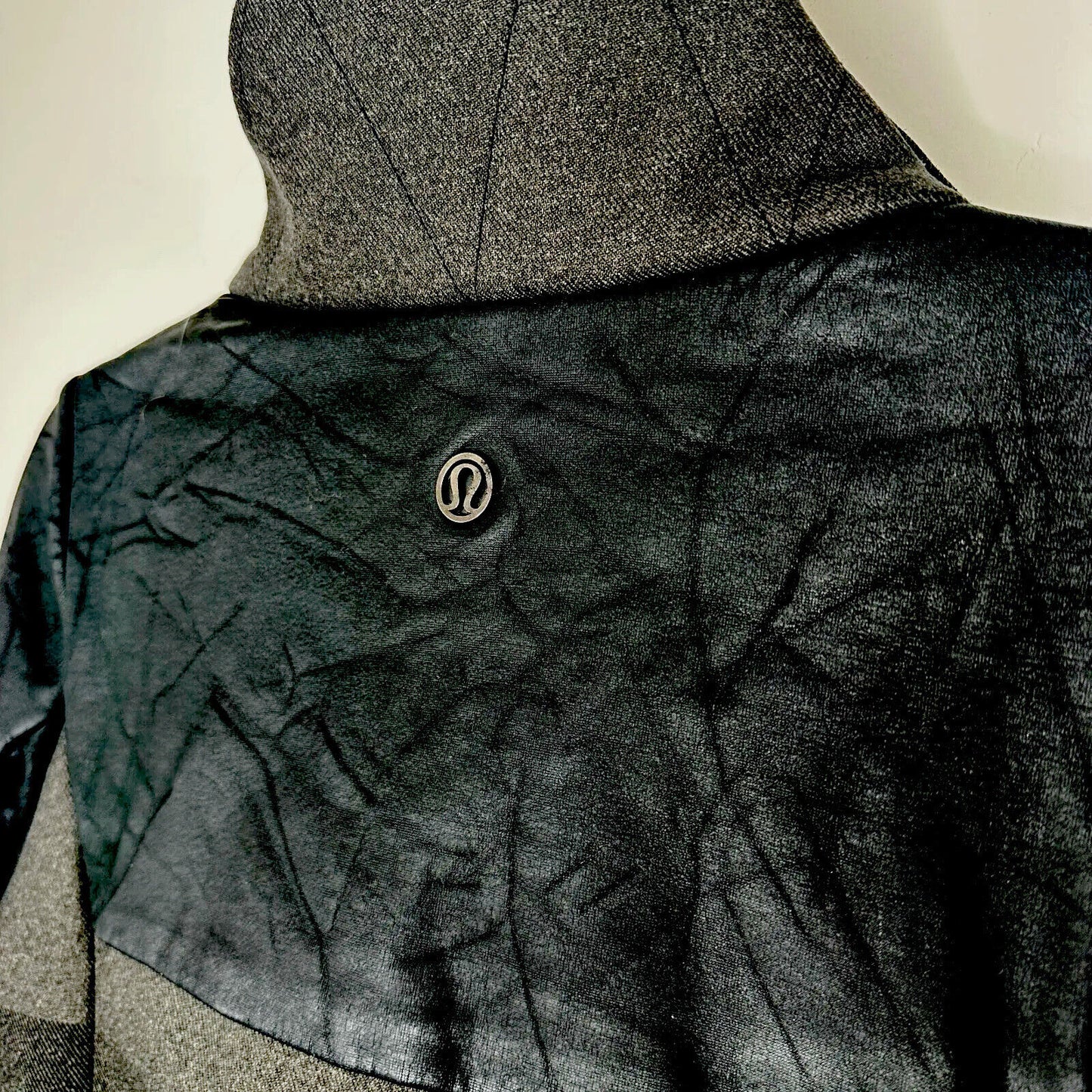 Lululemon Sweet Life Soot Black & Gray Stripe Biker Jacket Water Repel 4