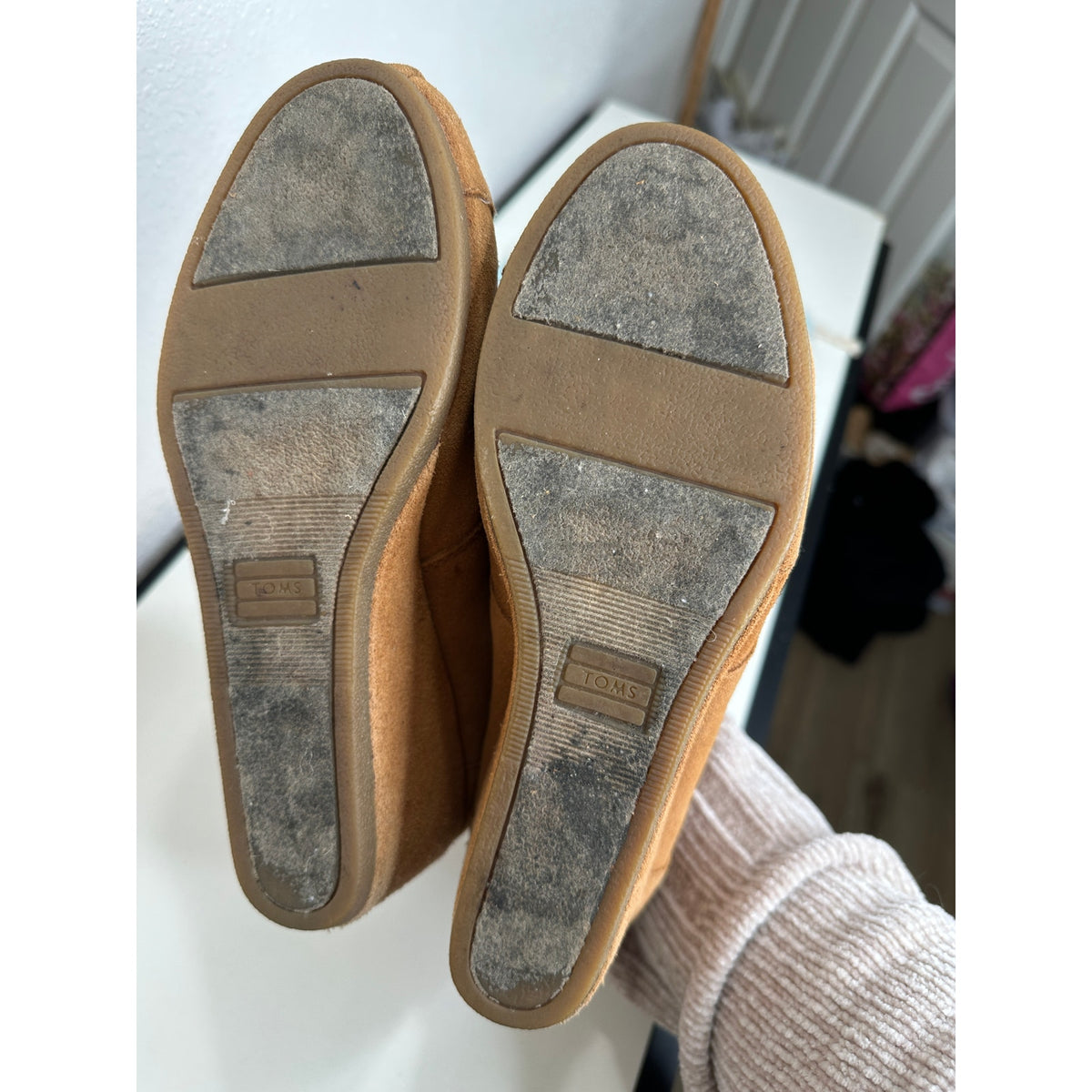 Toms Rust Brown Suede Camel Desert Pleated Toe Wedge Tie Booties 7