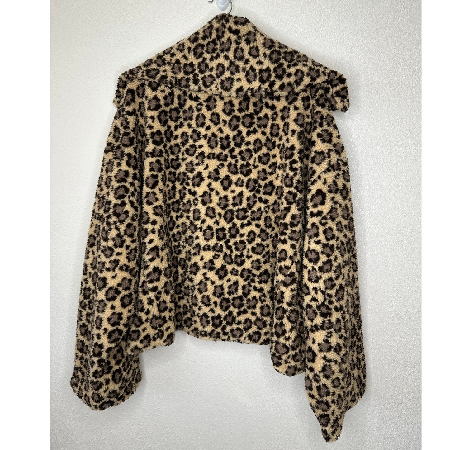 NWT DUO LTD Zinko Beige & Black Cheetah Print Fuzzy Long Sleeve Jacket L