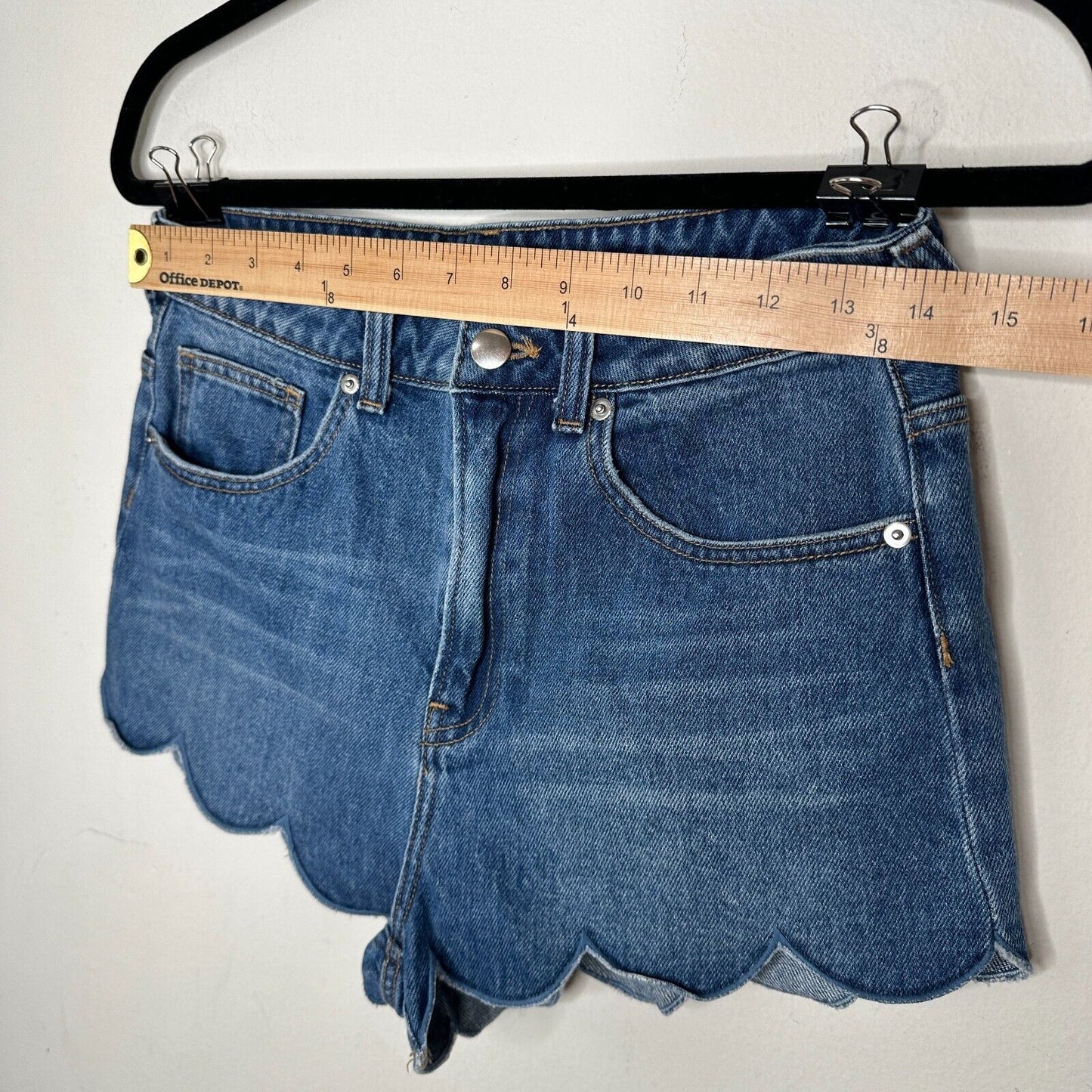 H&M Cute Blue 5 Pocket High Waist Shorts Zip Fly Button Close Scalloped Hem 6