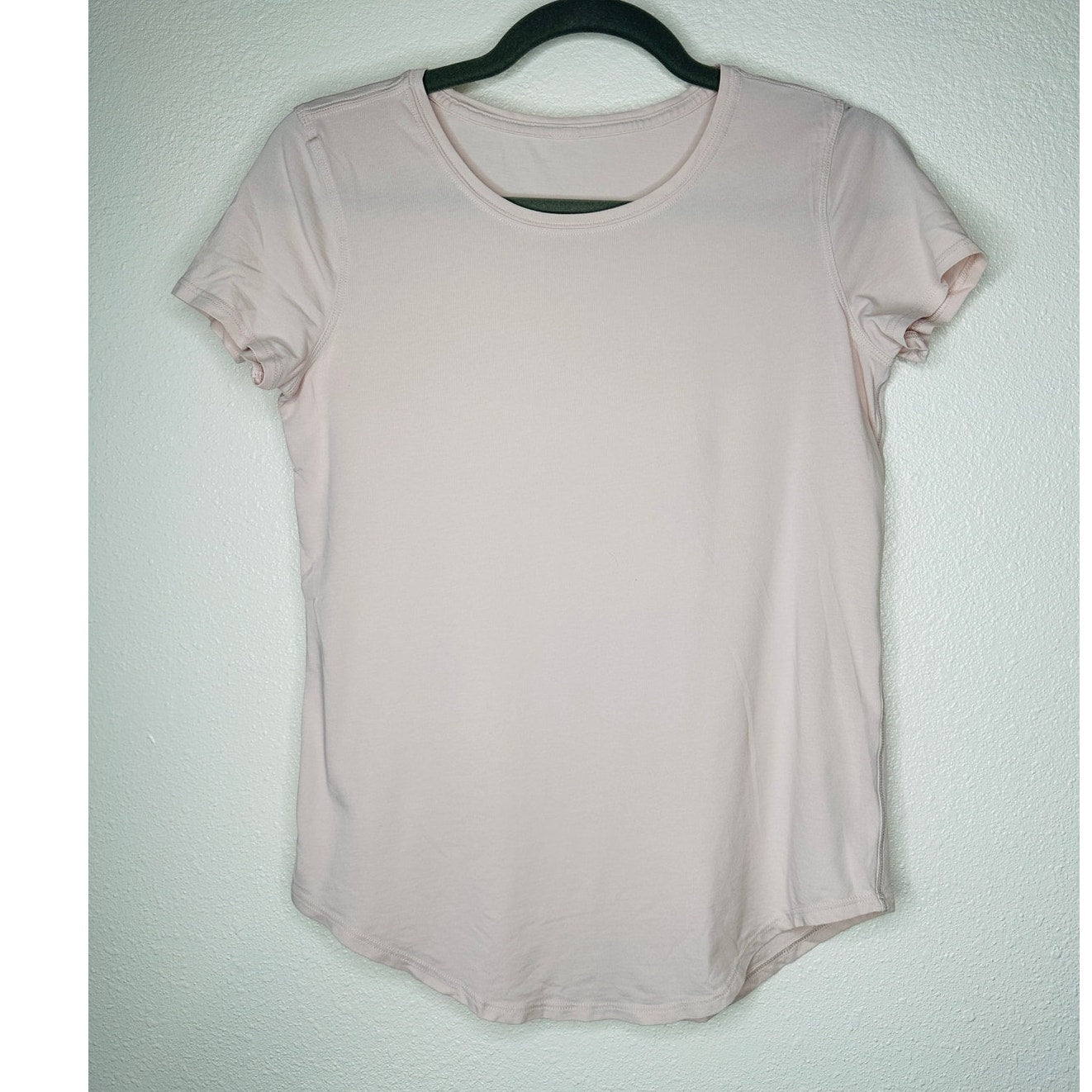 Lululemon Pale Pink Short Sleeve Round Neck Curved Hem Tee Shirt 6