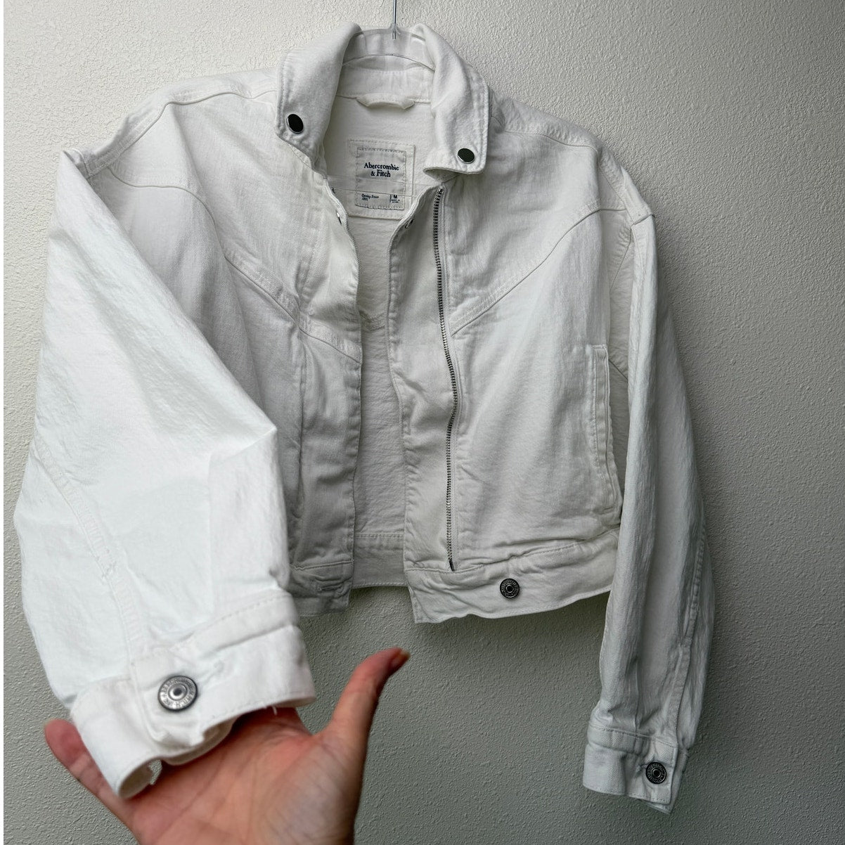 Abercrombie & Fitch White Cropped Zip Front Denim Jacket Size M