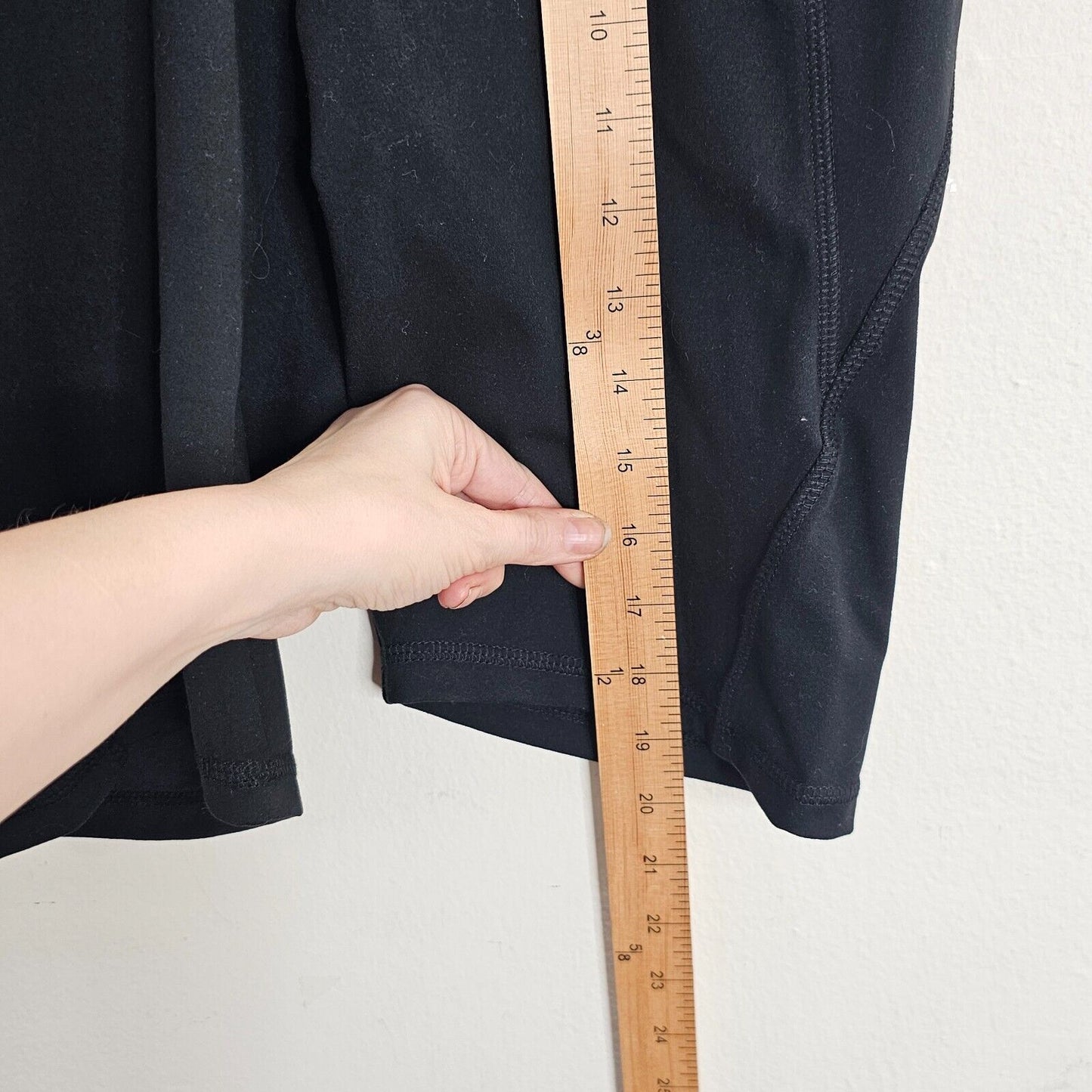 Danskin Black Bike Shorts Side Pockets High Rise Waistband Shaping Contour Seams