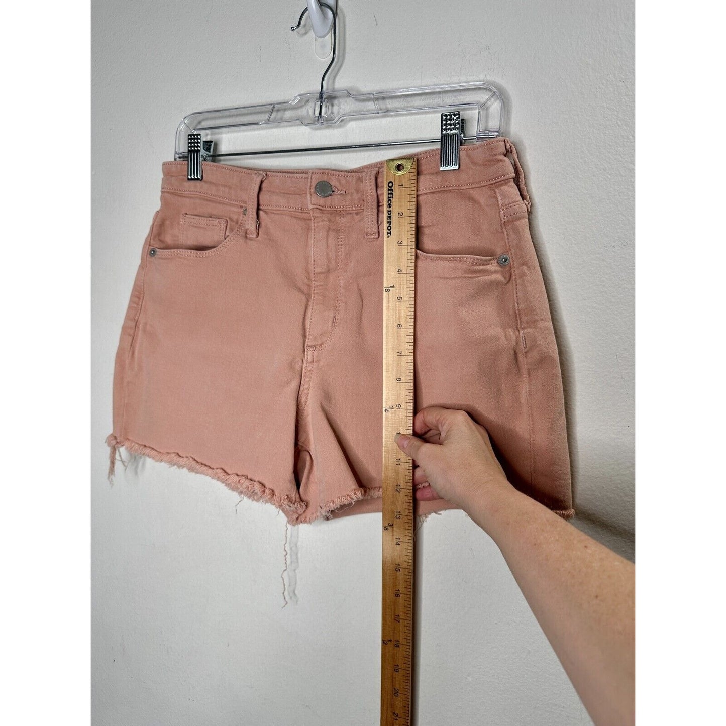 Universal Thread Peach High Rise Cut Off Raw Hem Jean Denim Shorts 8 / 29